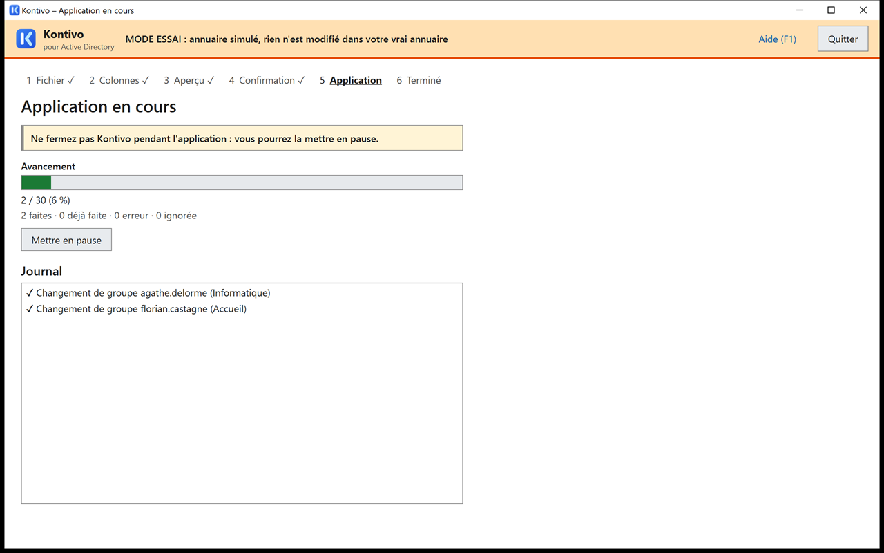 Écran Application en cours : bandeau Ne fermez pas Kontivo pendant l'application, barre d'avancement, bouton Mettre en pause, journal des opérations.